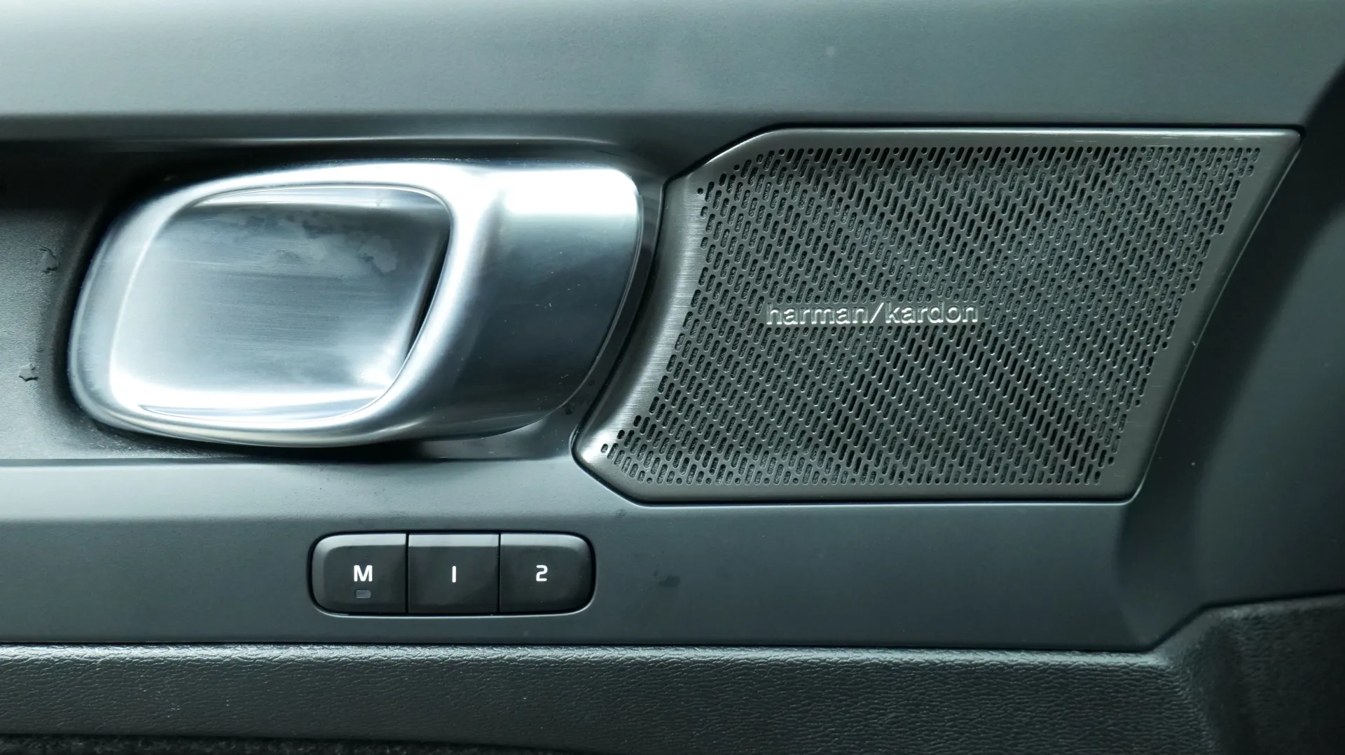 Autokuva 10 - GRS-240