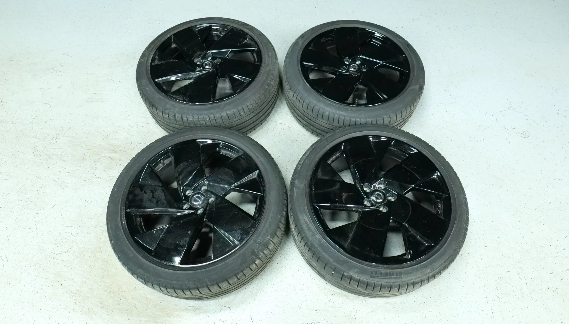 Autokuva 20 - GRS-240