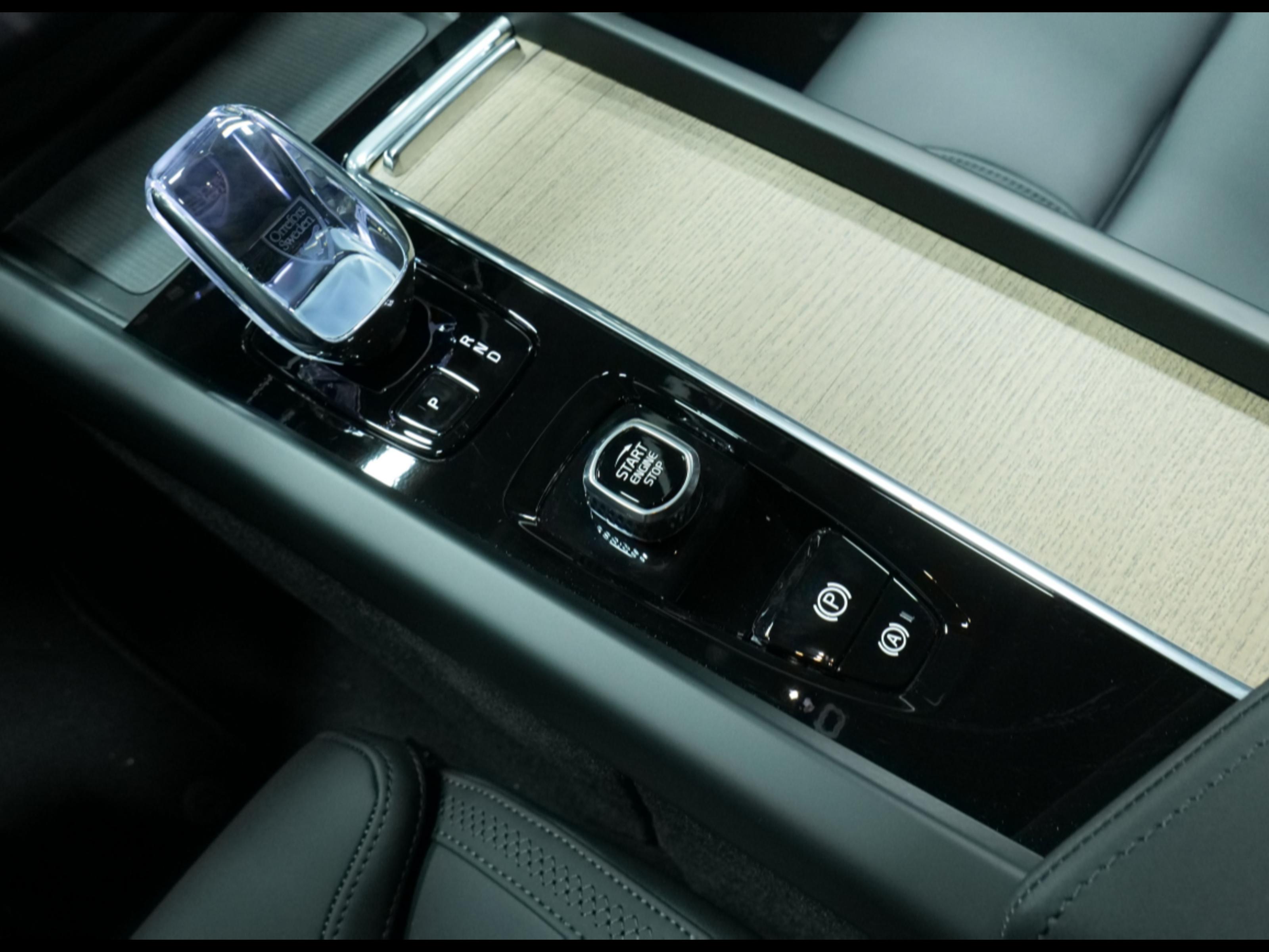 Volvo XC60 T6 AWD Long Range Plus Dark 2026, kuva 7/15