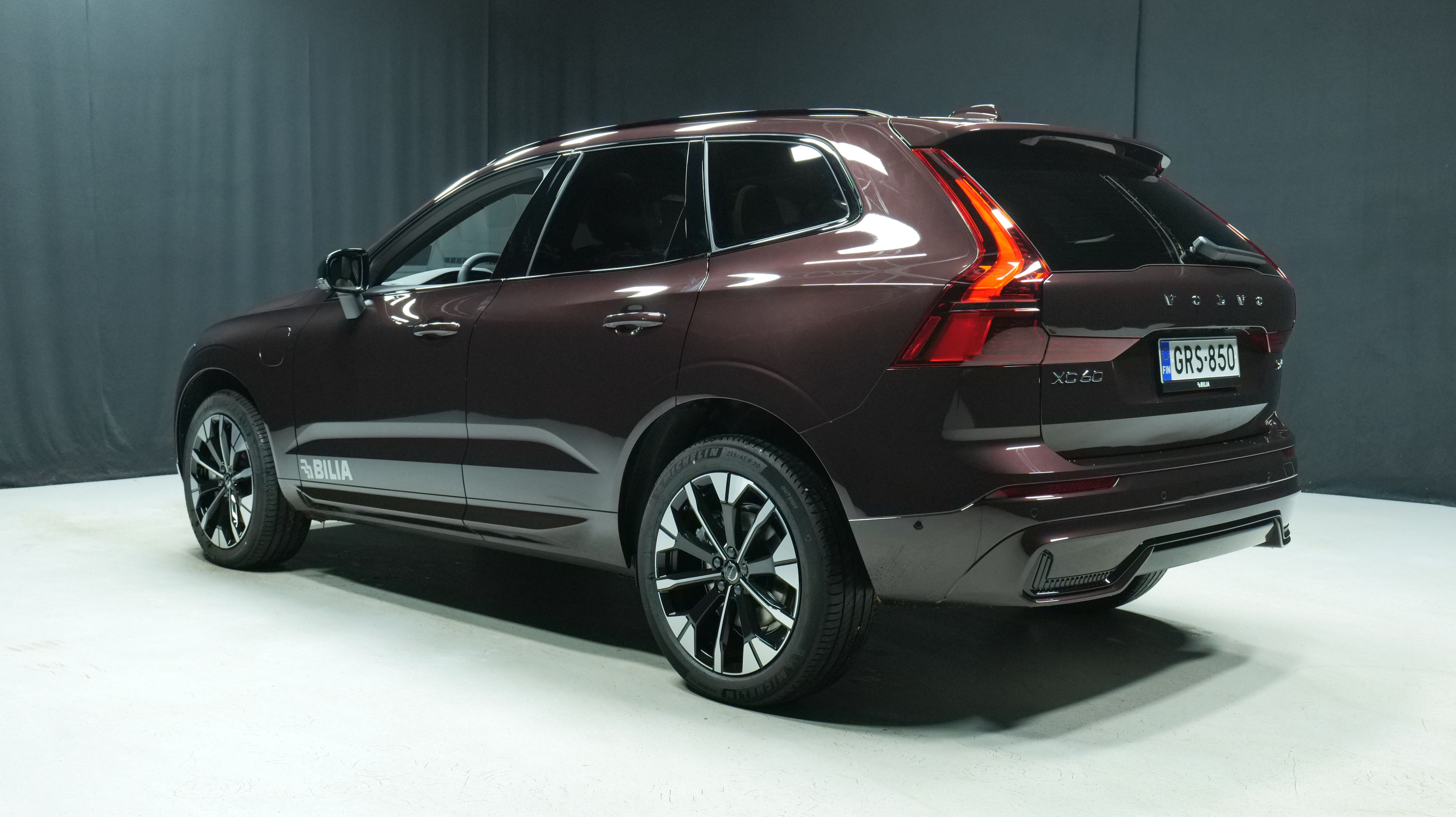 Volvo XC60 T6 AWD Long Range Ultra Dark 2026, kuva 2/19