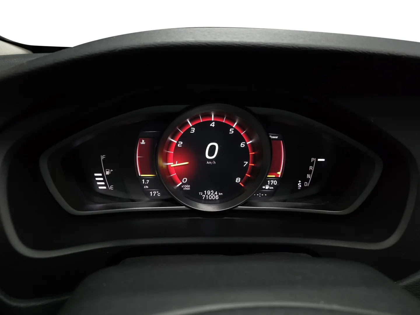 Autokuva 7 - INS-644