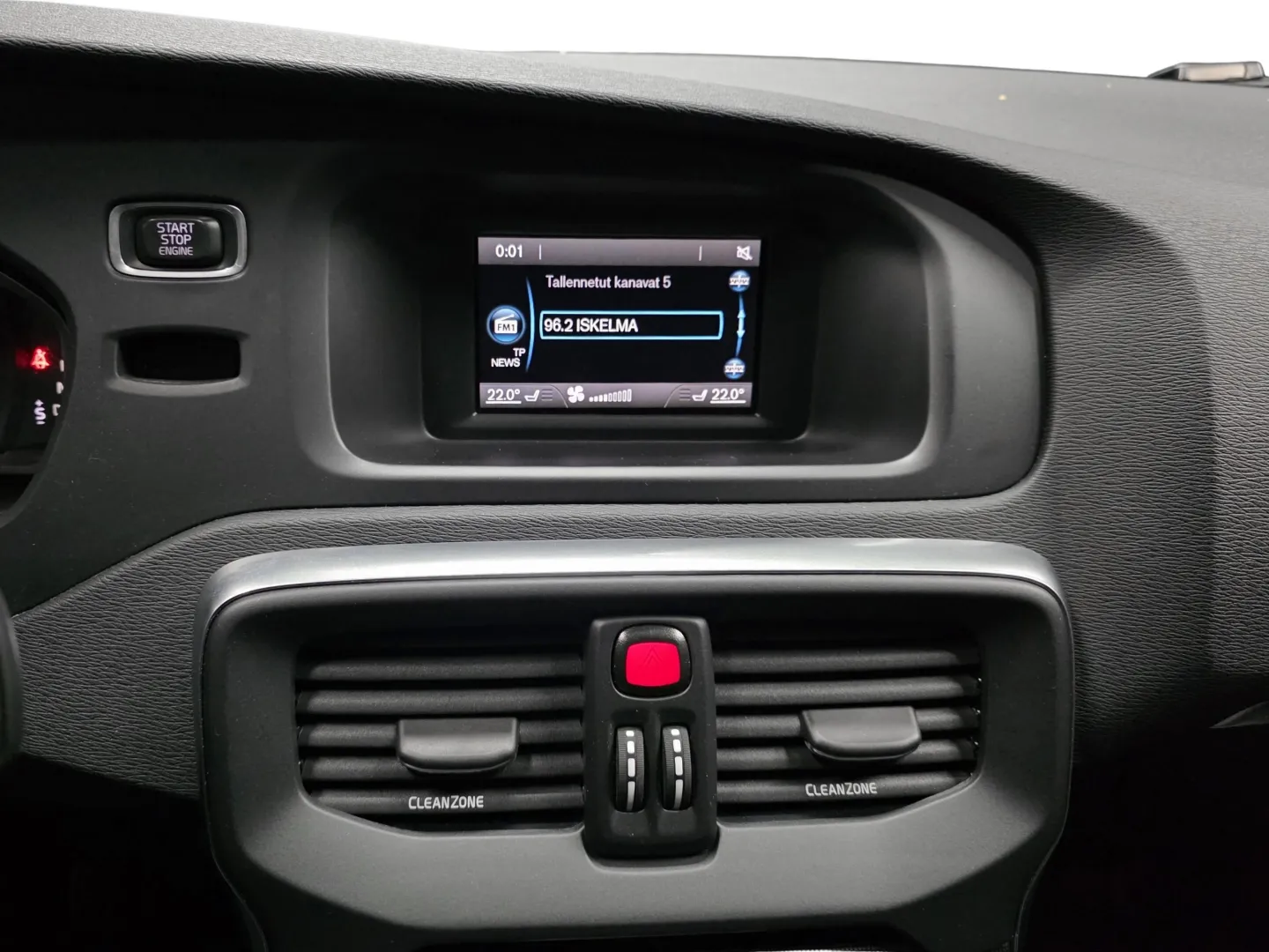 Autokuva 13 - INS-644