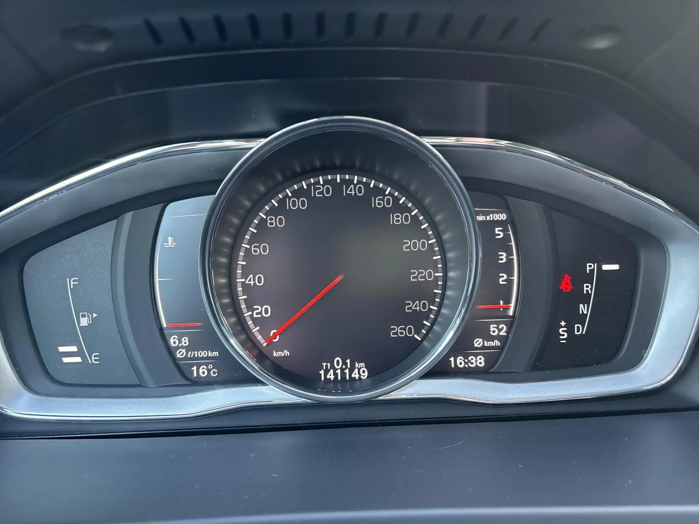 Autokuva 9 - INT-419