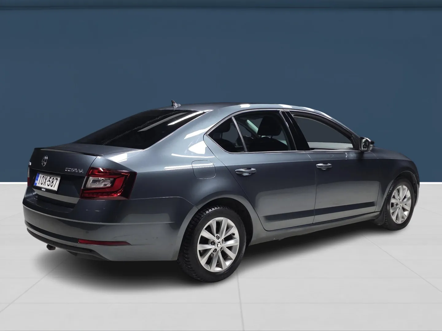 Autokuva 4 - IOX-587