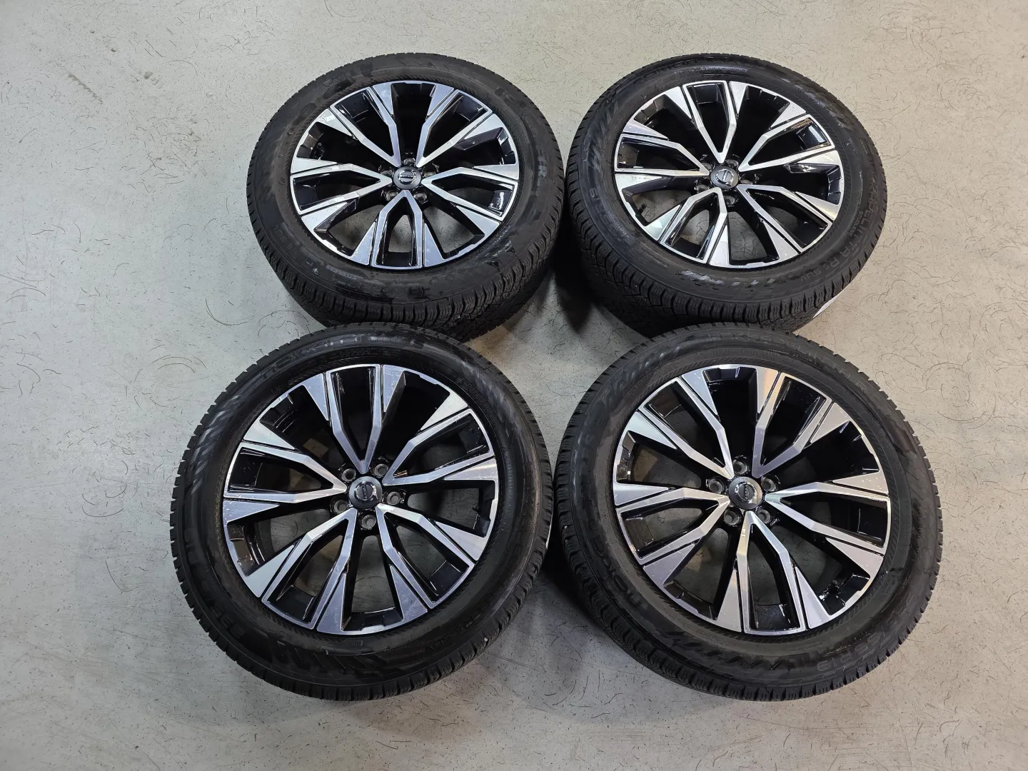 Autokuva 12 - IPC-512