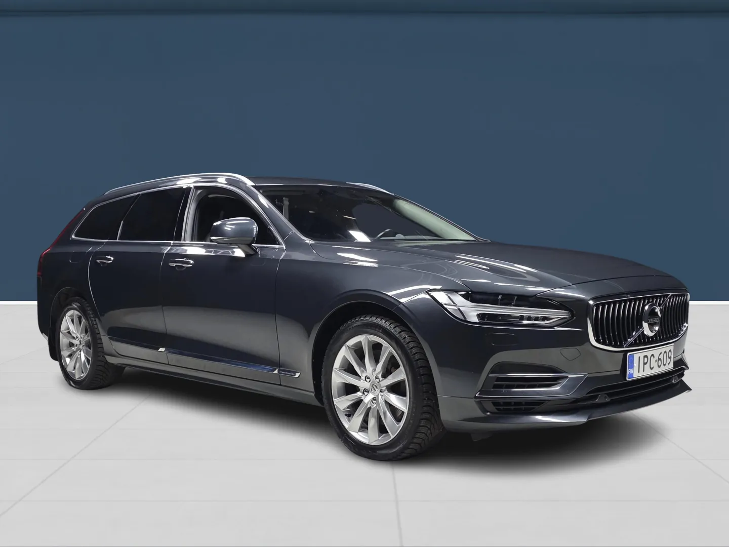 Autokuva 3 - IPC-609