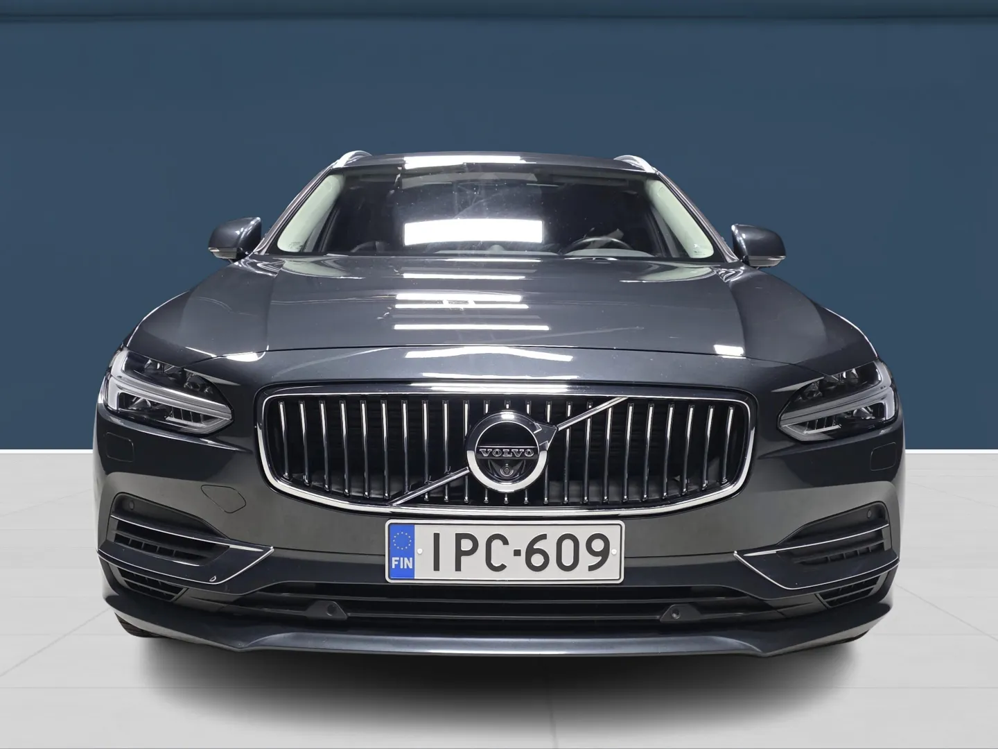 Autokuva 2 - IPC-609