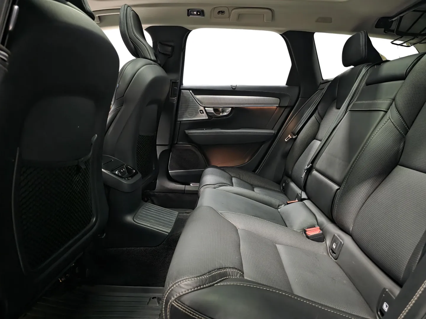 Autokuva 9 - IPC-609