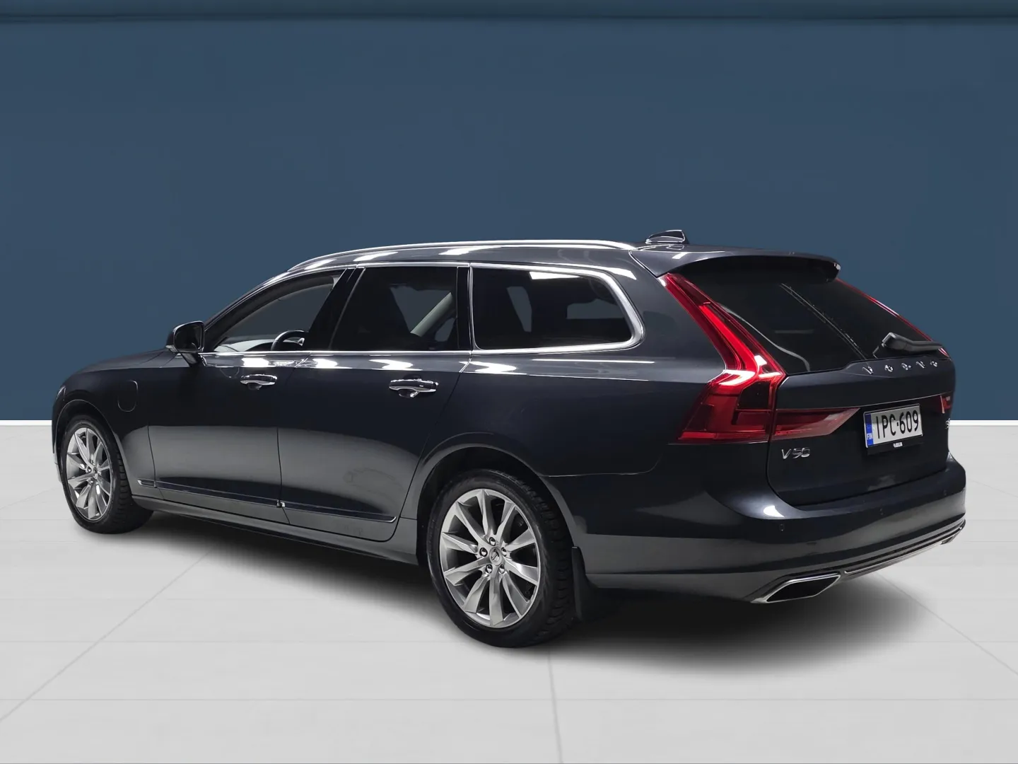 Autokuva 6 - IPC-609