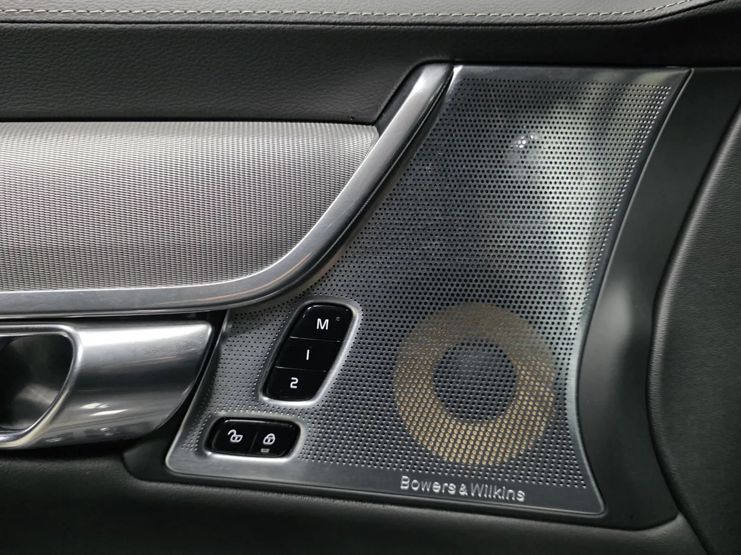 Autokuva 16 - IPC-609