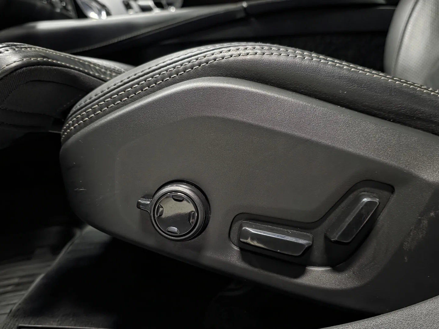 Autokuva 17 - IPC-609