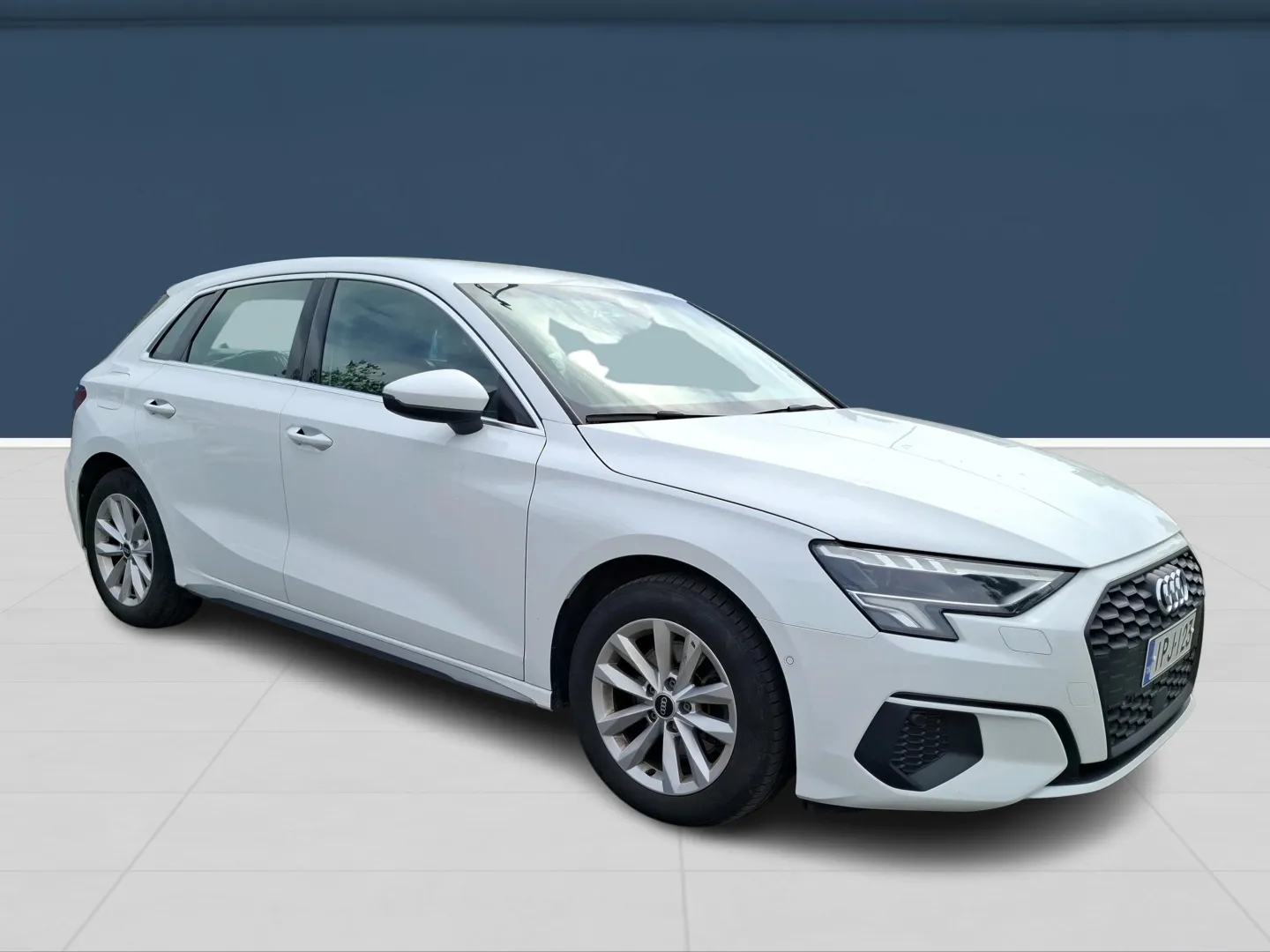 Autokuva 3 - IPJ-123