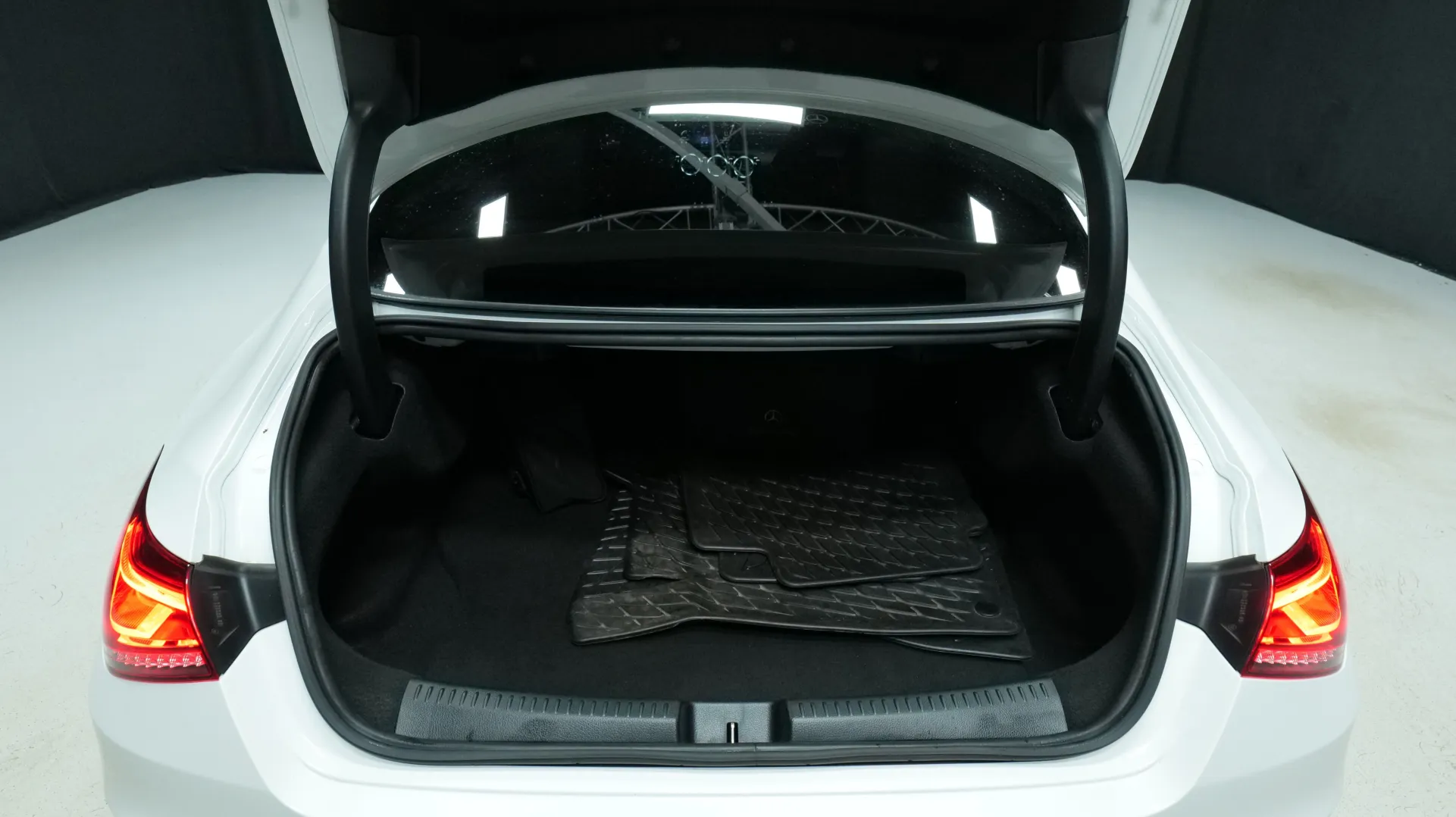 Autokuva 15 - IPV-501