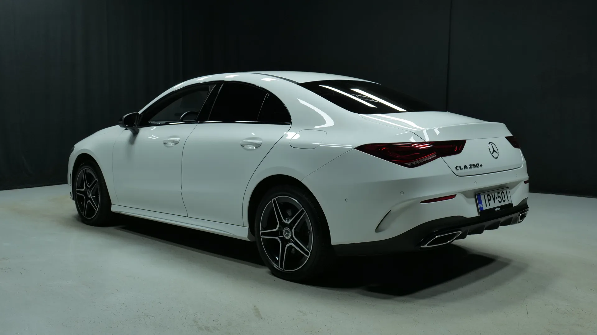 Autokuva 2 - IPV-501