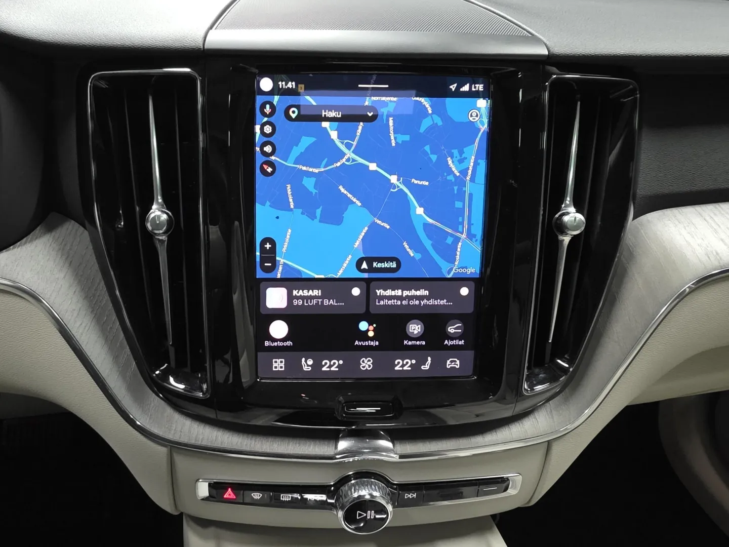 Autokuva 13 - IRC-103