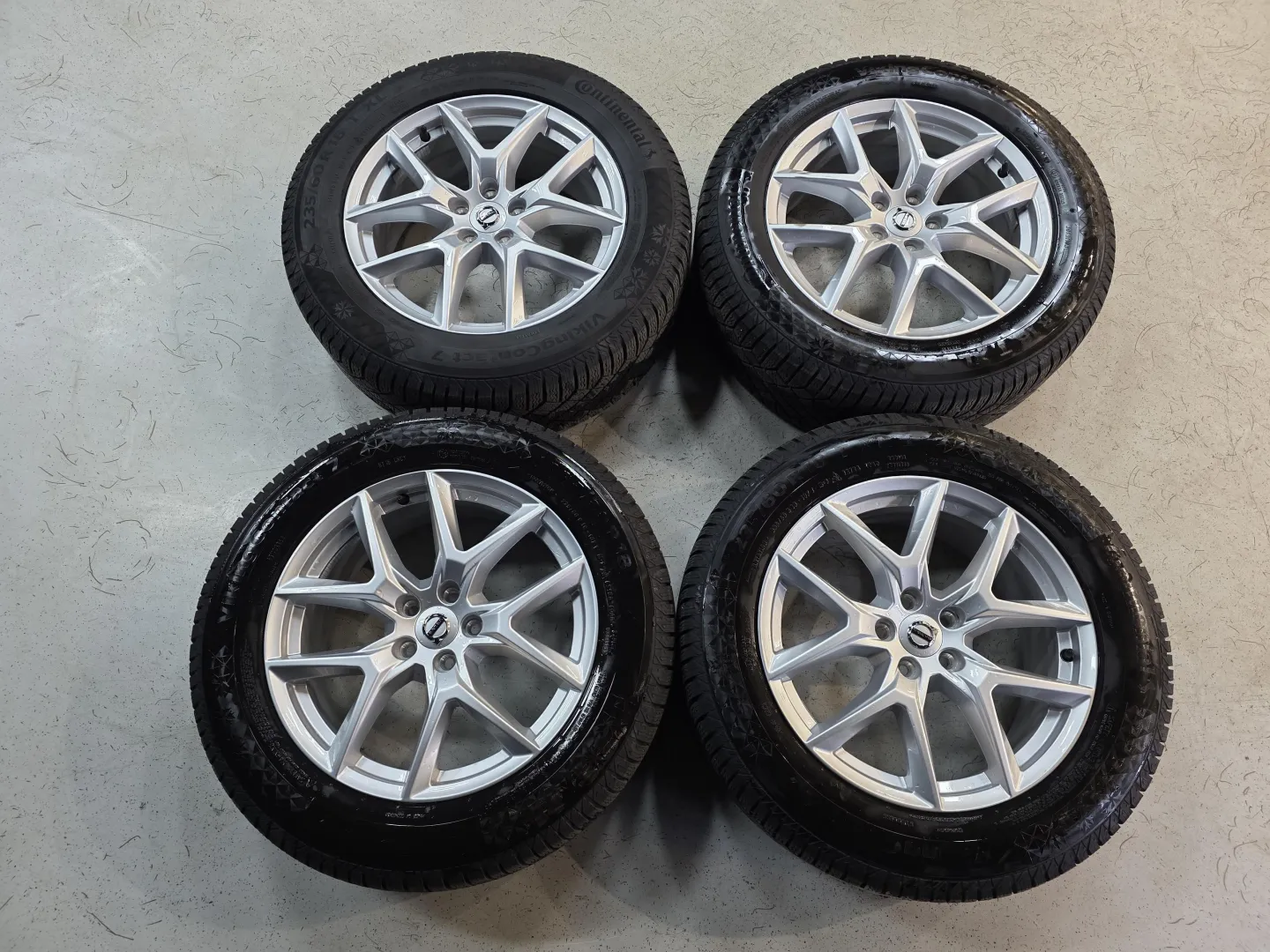 Autokuva 12 - IRC-103