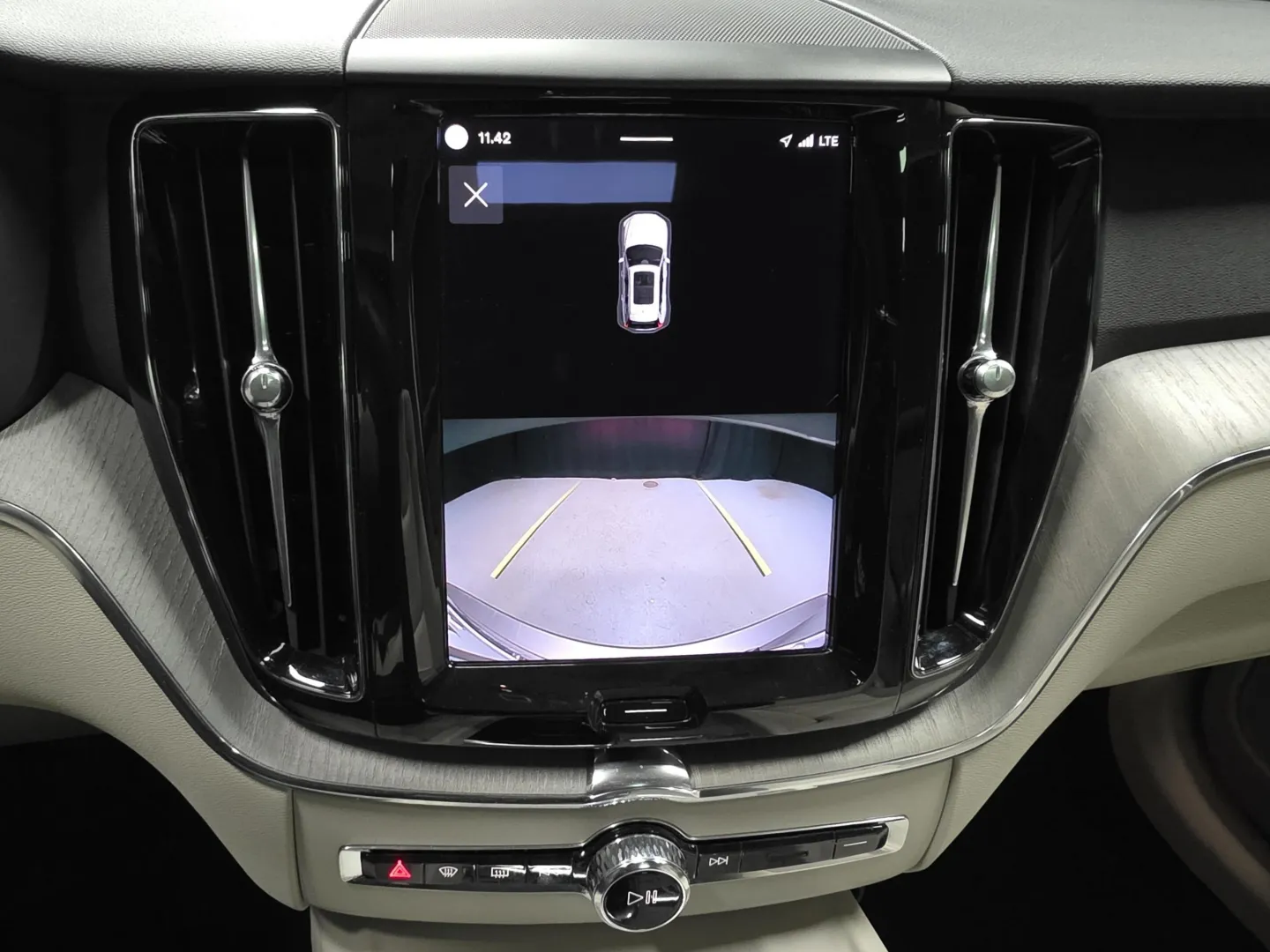 Autokuva 14 - IRC-103