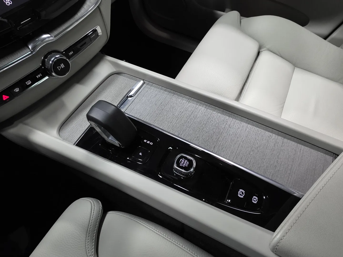 Autokuva 15 - IRC-103