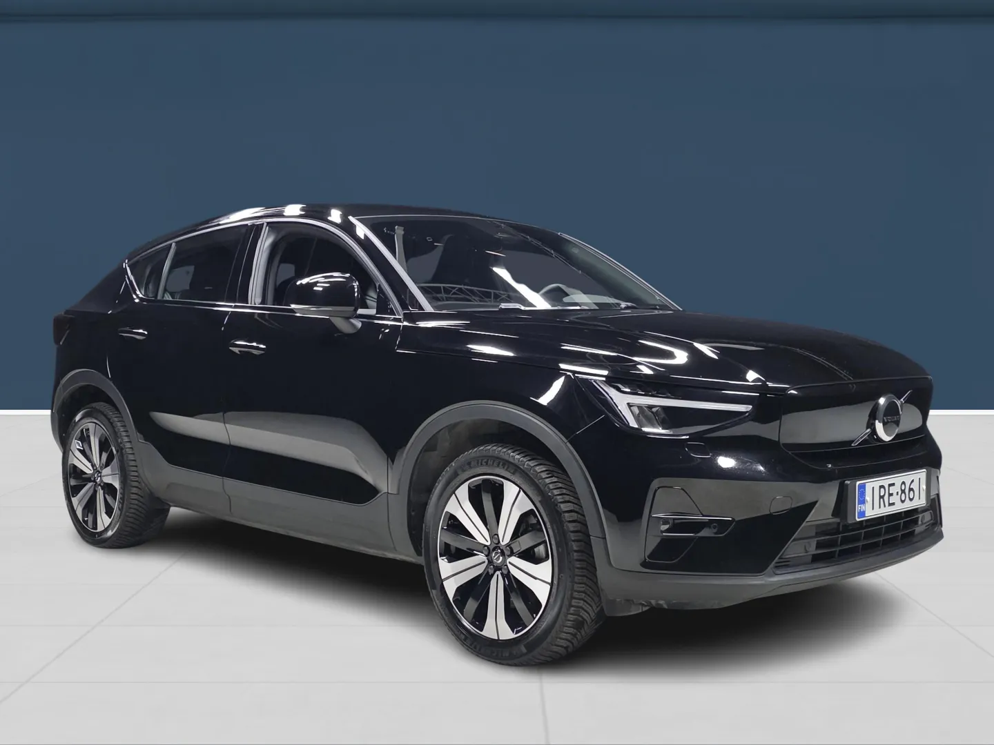 Autokuva 3 - IRE-861