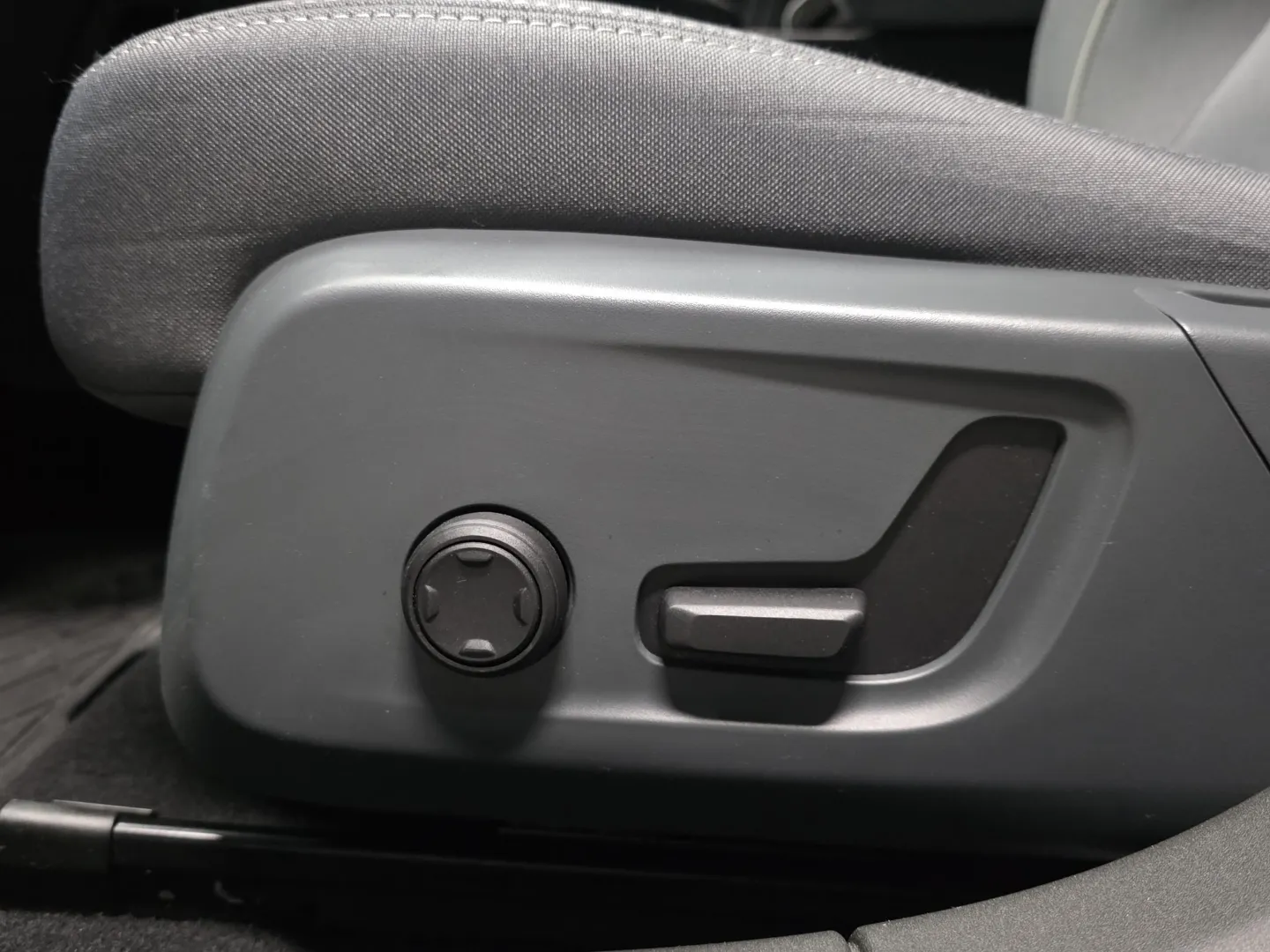 Autokuva 14 - IRJ-851