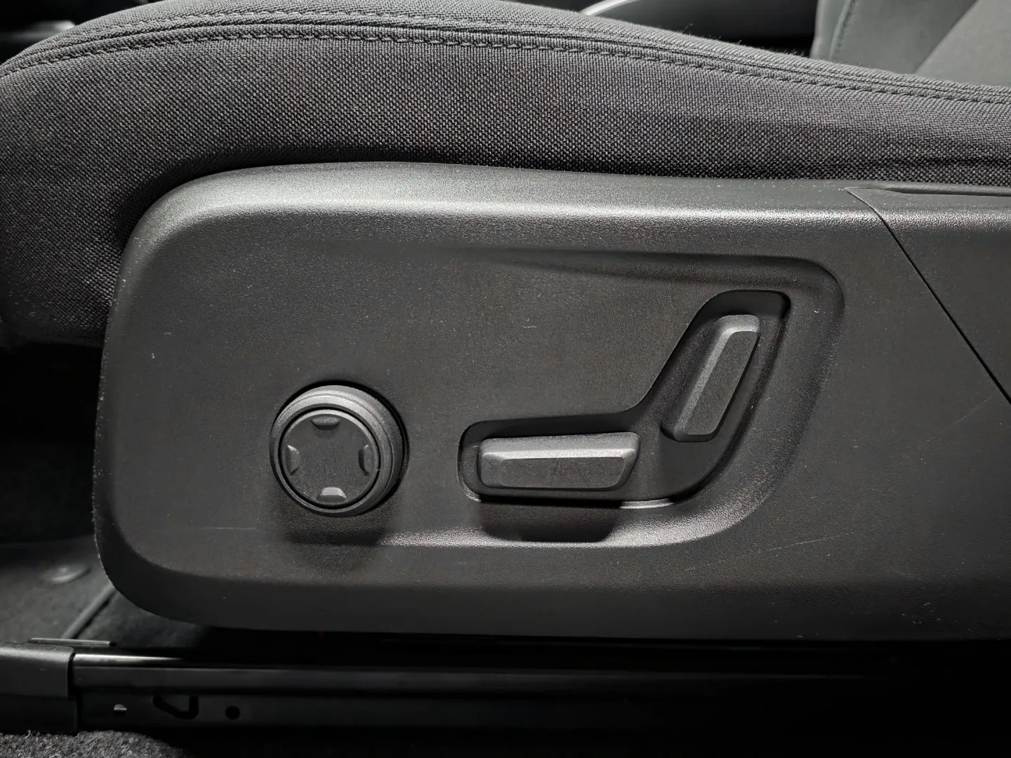 Autokuva 16 - IRJ-919