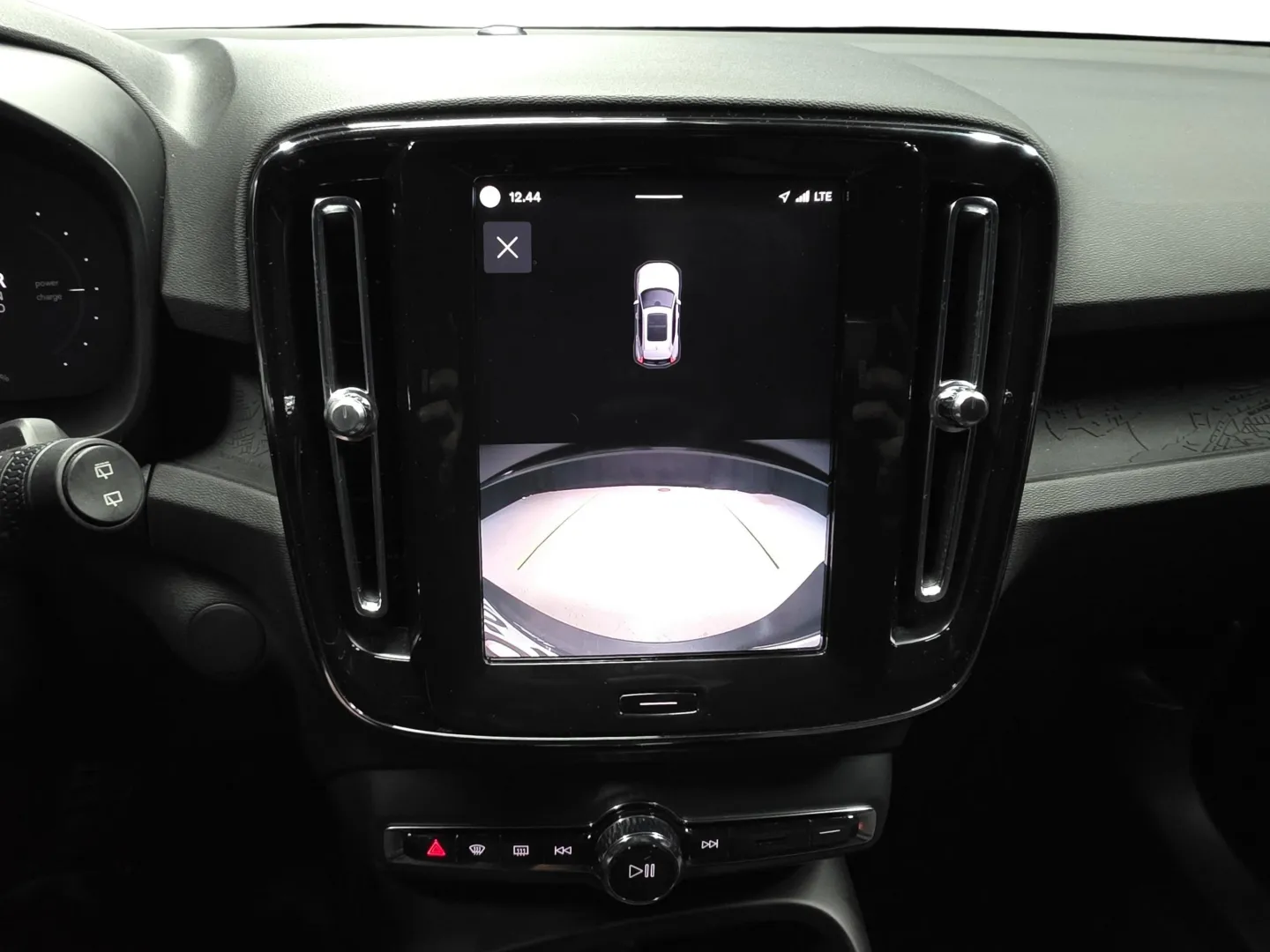 Autokuva 14 - IRJ-919