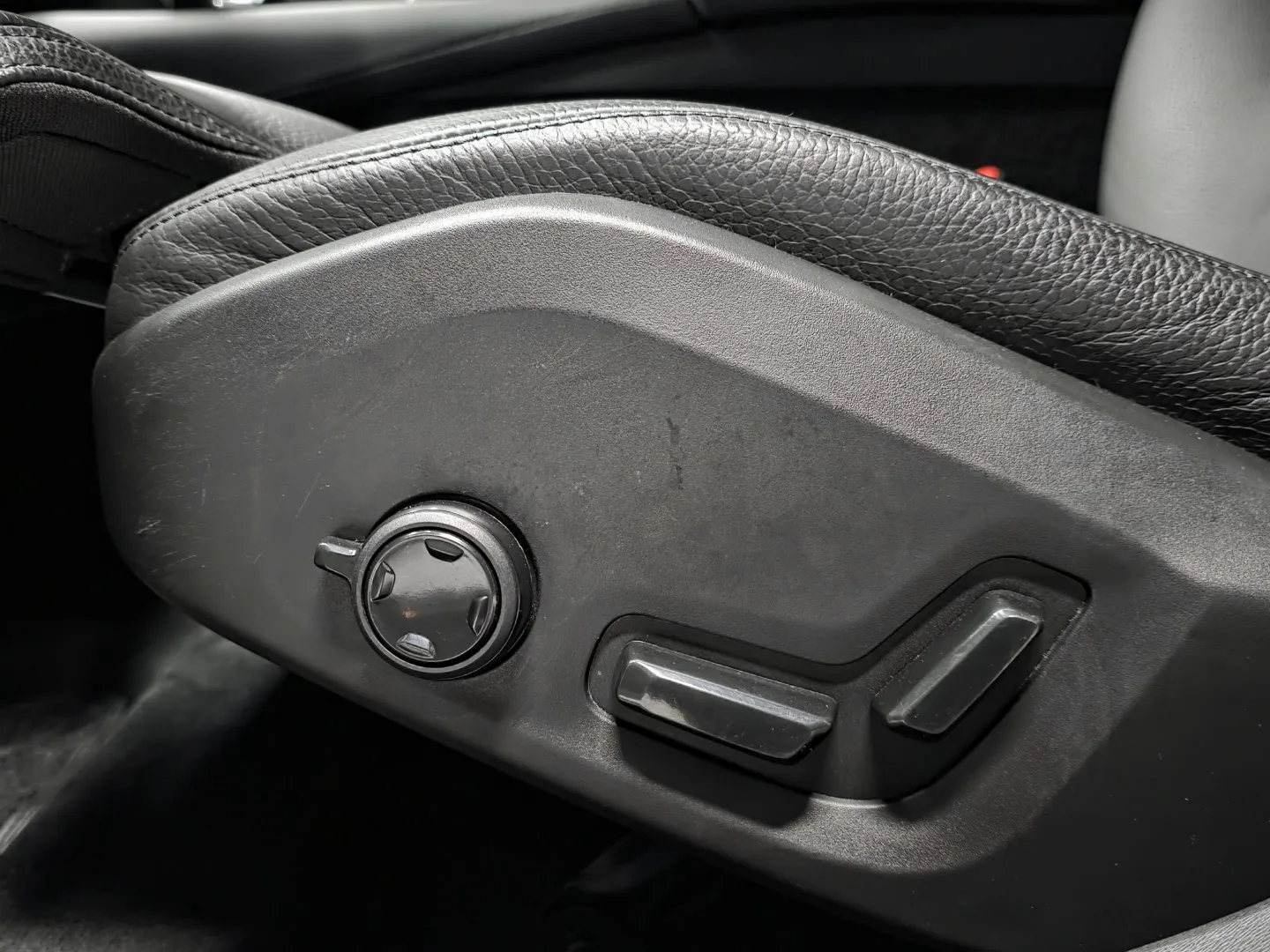 Autokuva 15 - IRN-389