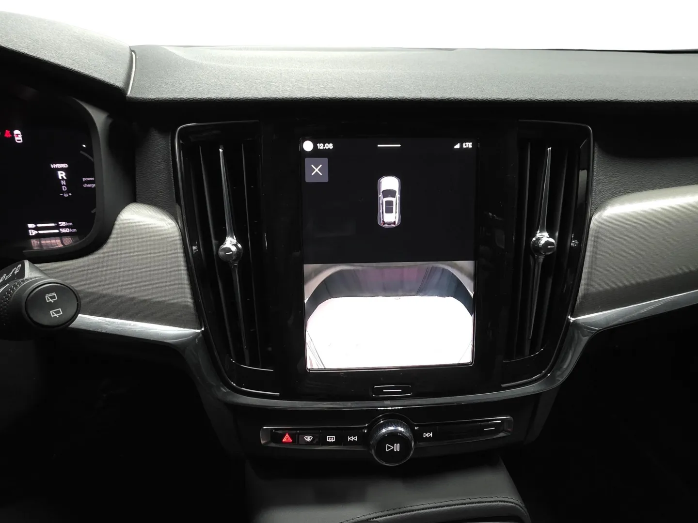 Autokuva 13 - IRN-389