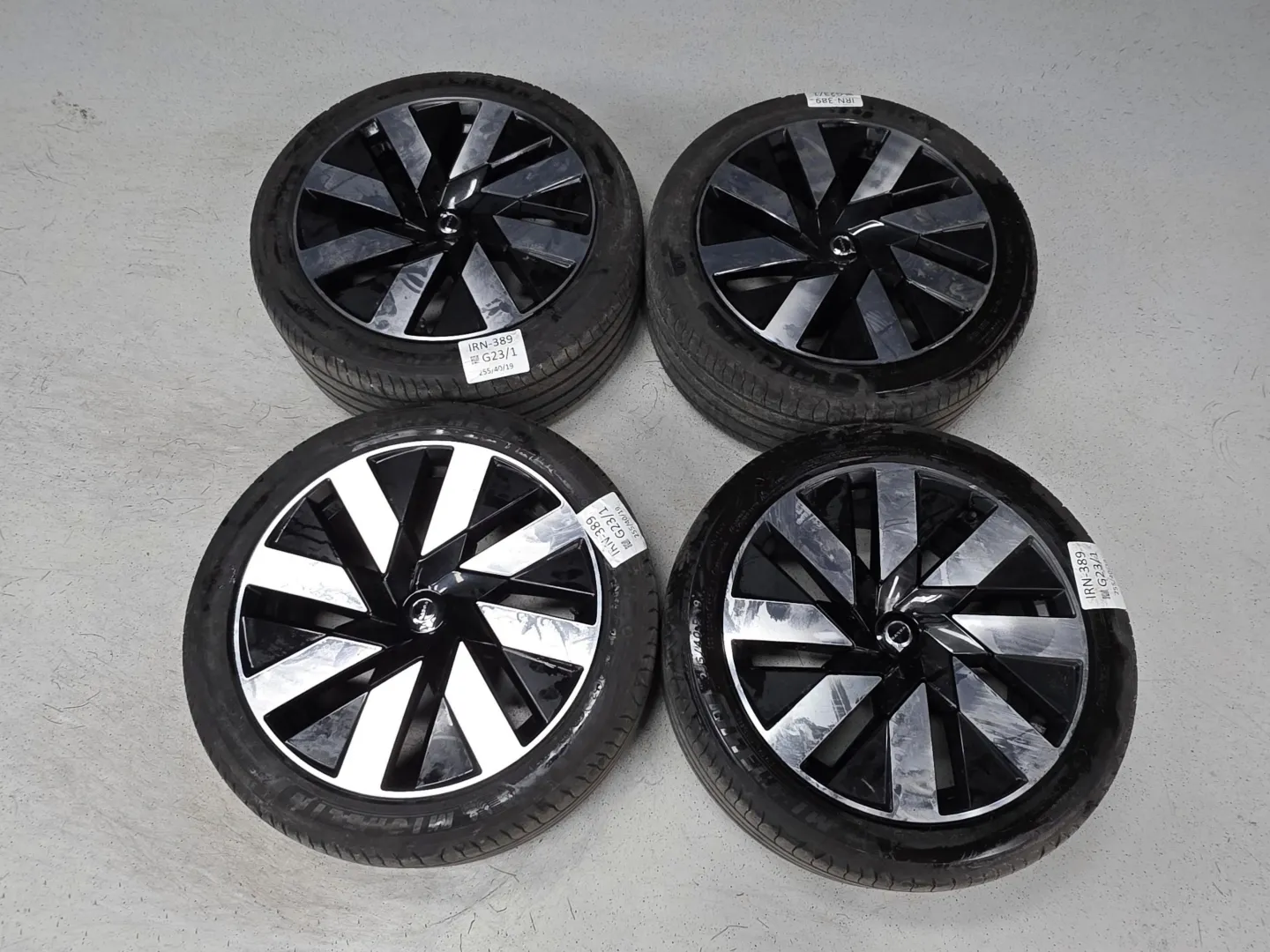 Autokuva 12 - IRN-389