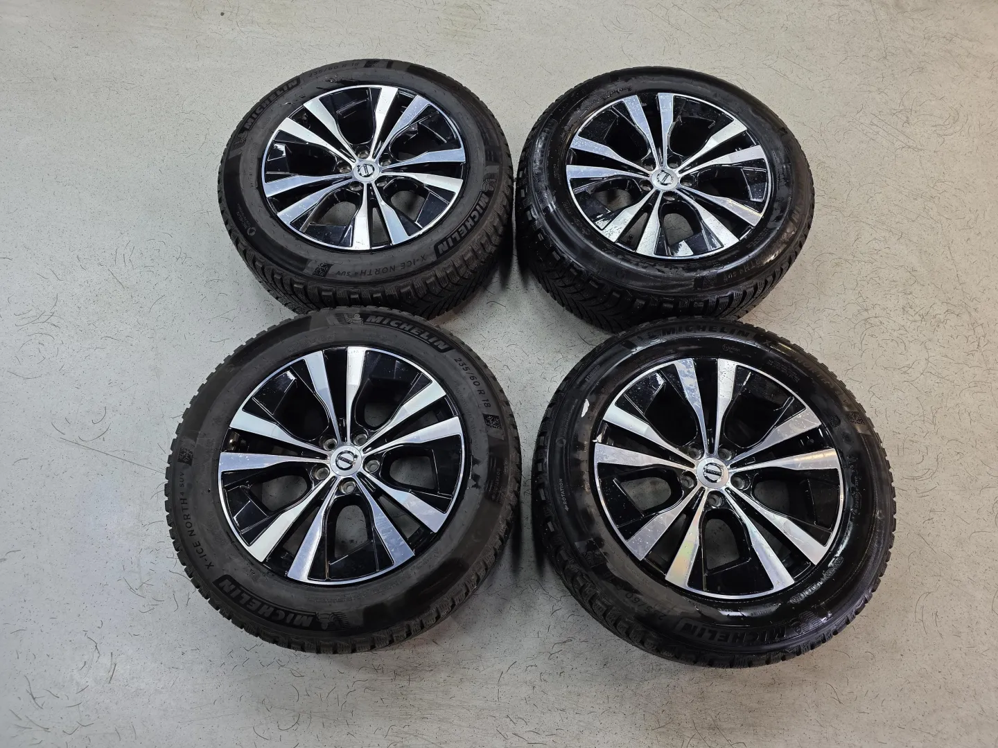 Autokuva 12 - IRX-203