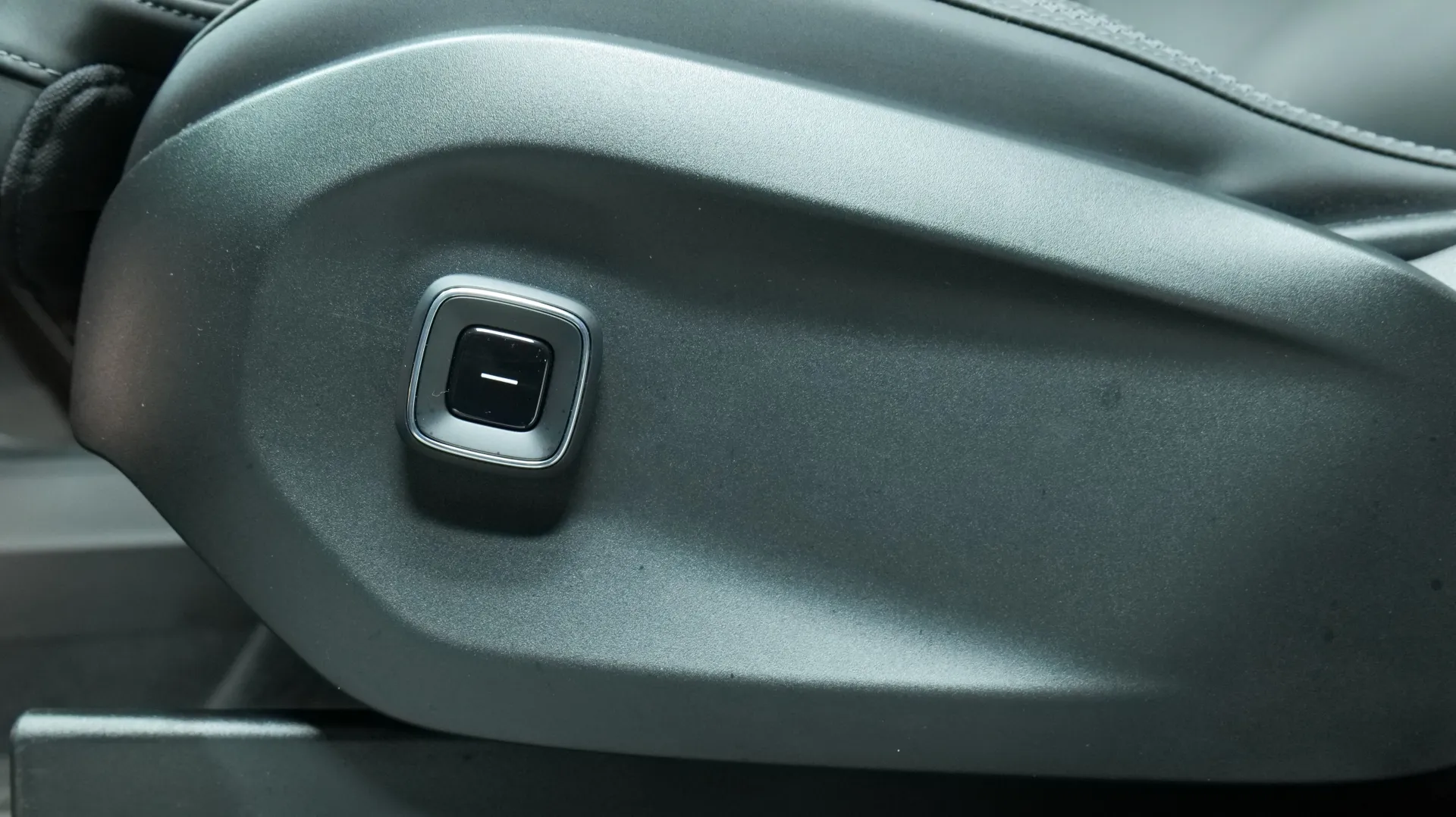 Autokuva 11 - ISC-606