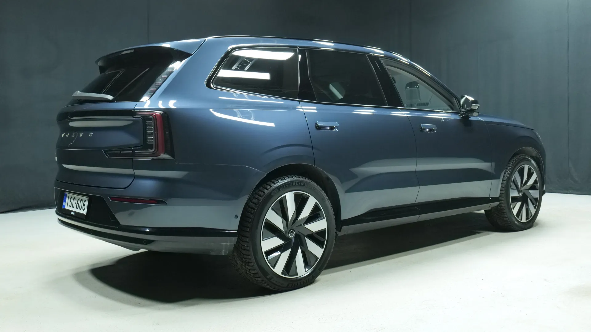 Autokuva 3 - ISC-606