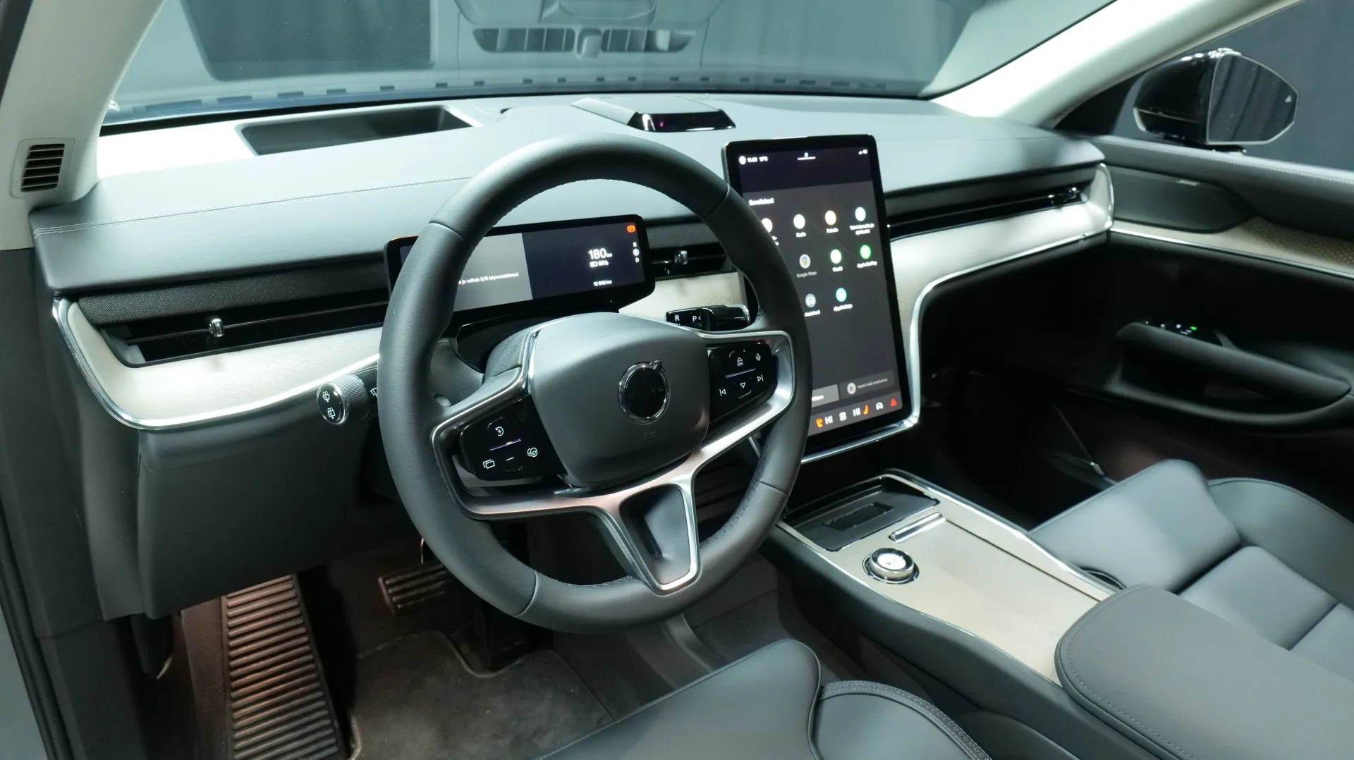 Autokuva 13 - ISC-606