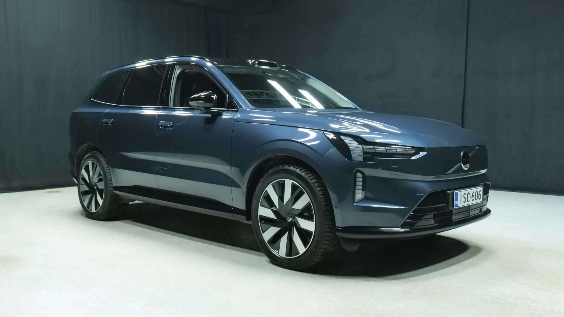 Autokuva 5 - ISC-606