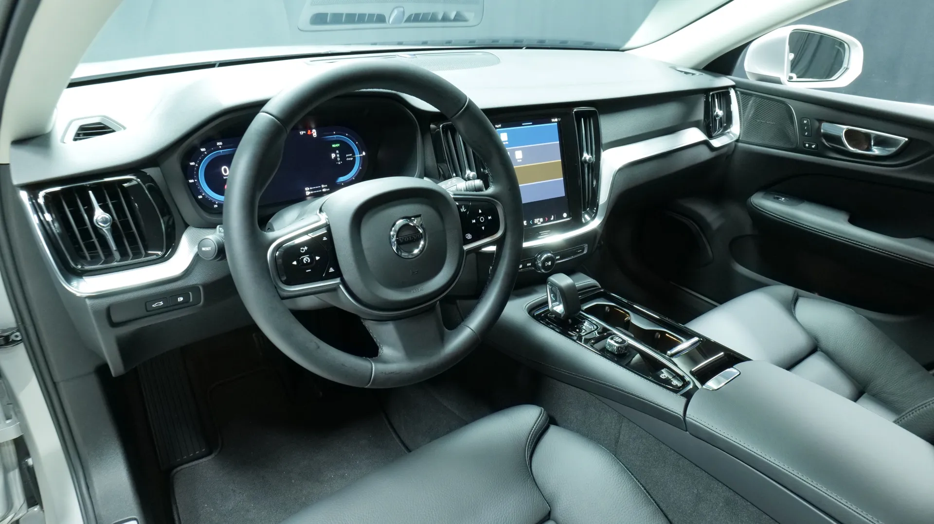 Autokuva 13 - ISE-614