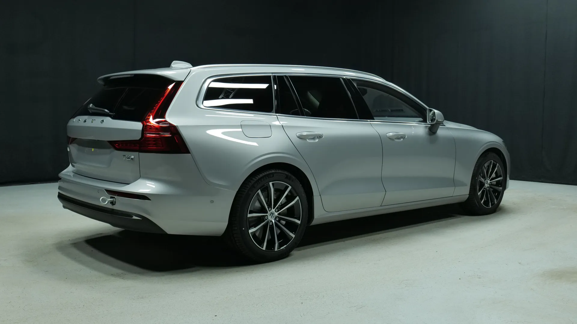 Autokuva 3 - ISE-614