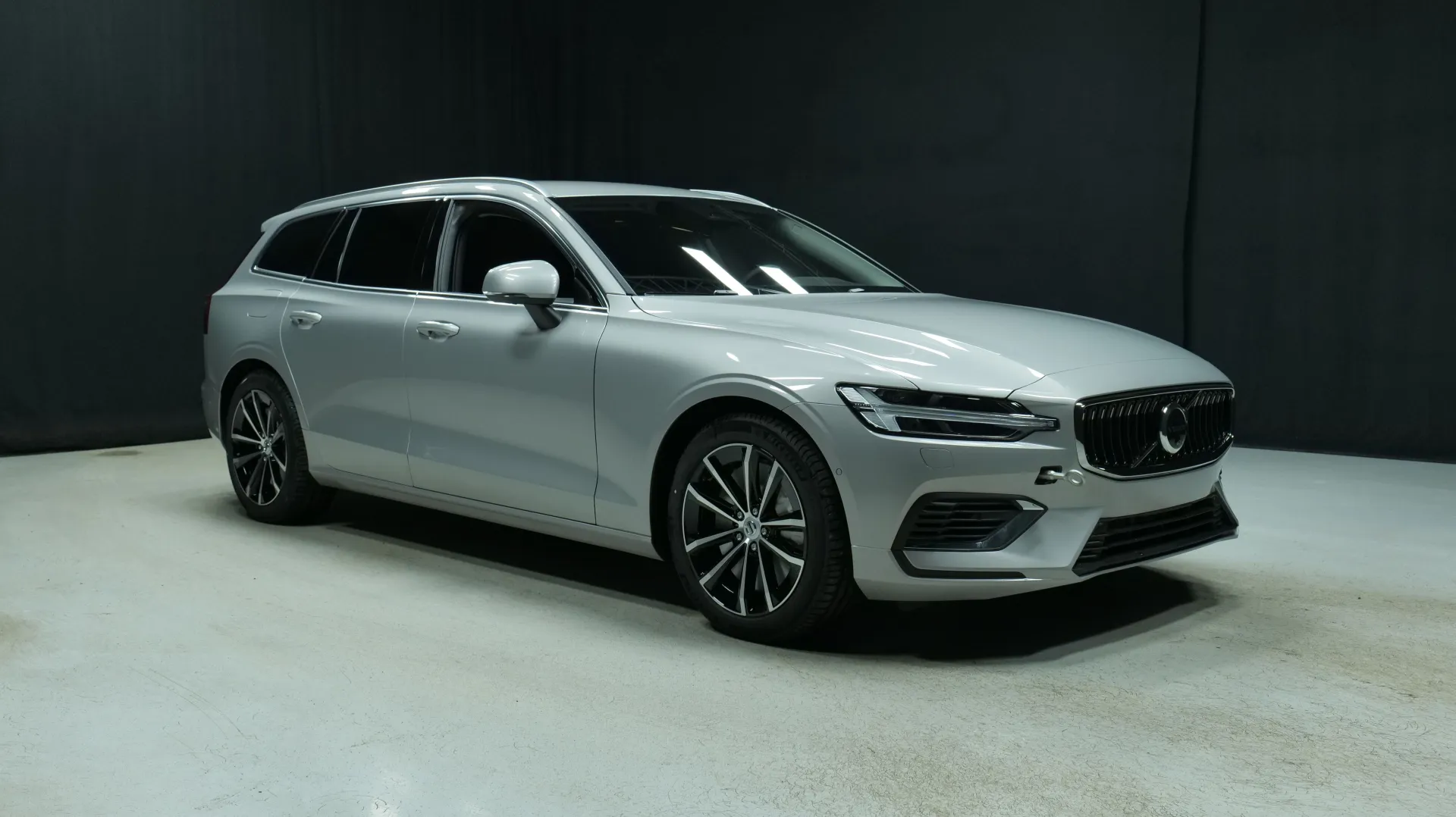 Autokuva 5 - ISE-614