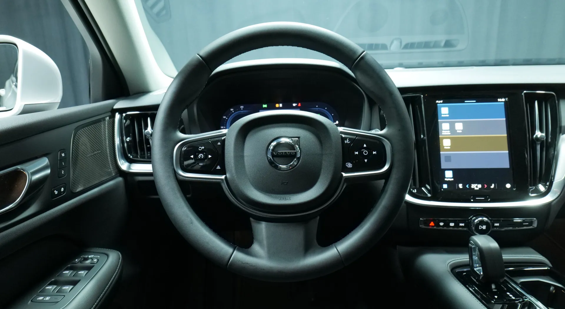 Autokuva 15 - ISE-614