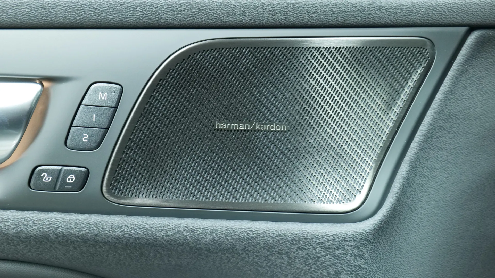 Autokuva 10 - ISE-614