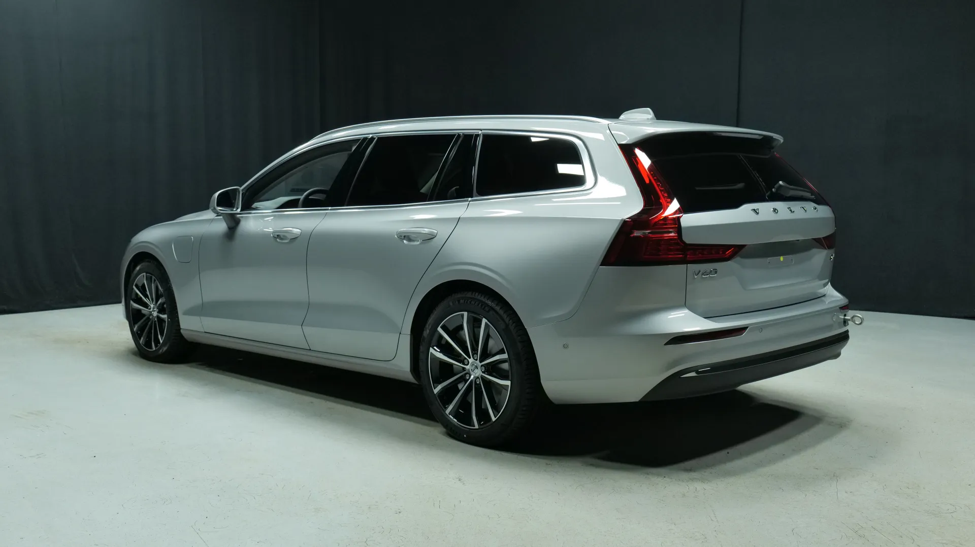 Autokuva 2 - ISE-614