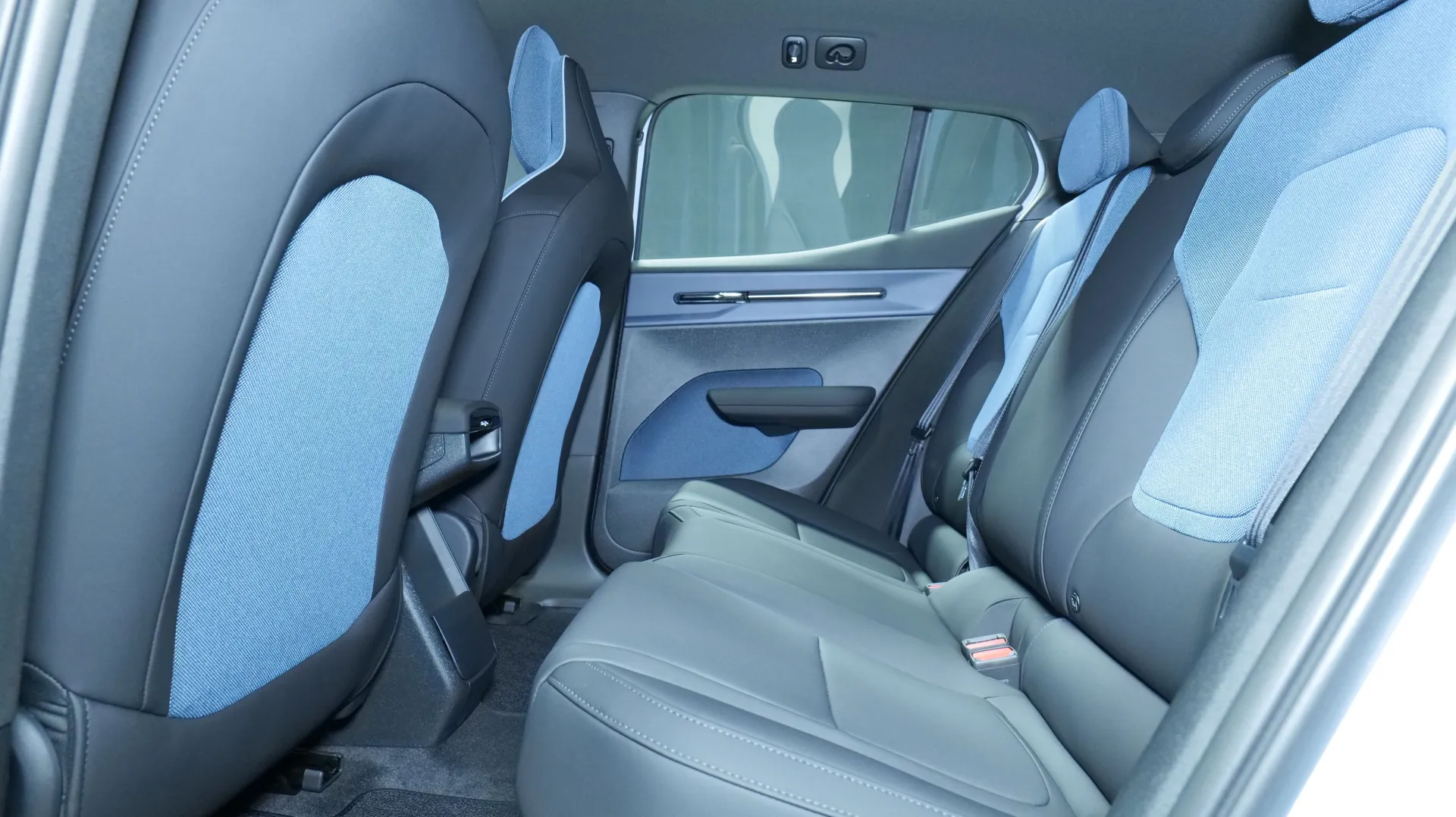 Autokuva 13 - ISE-654