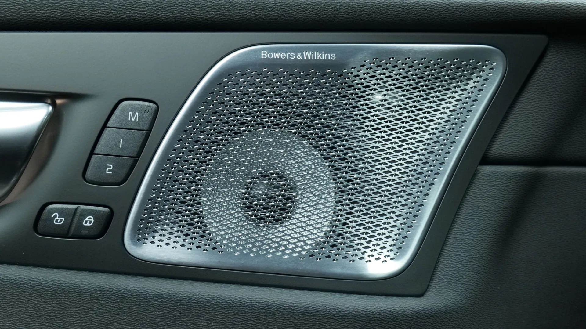 Autokuva 10 - ISK-412