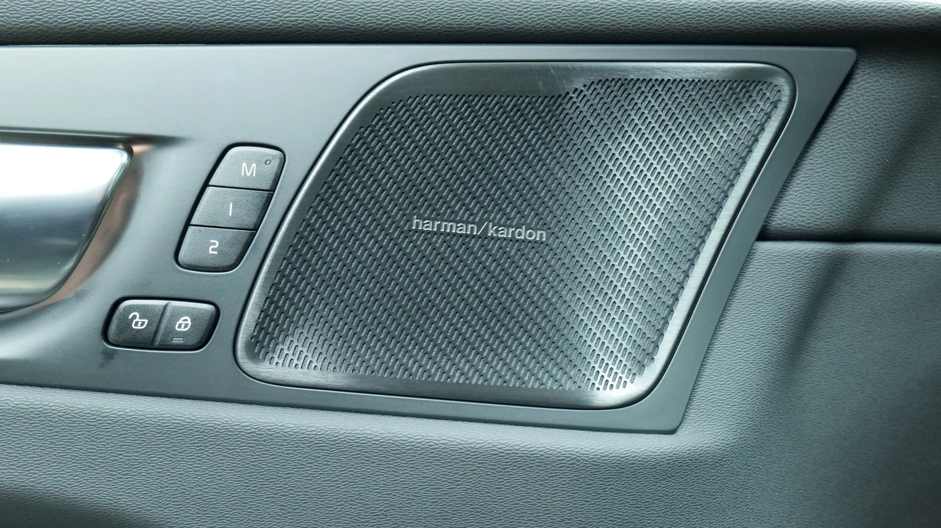 Autokuva 10 - ISK-425