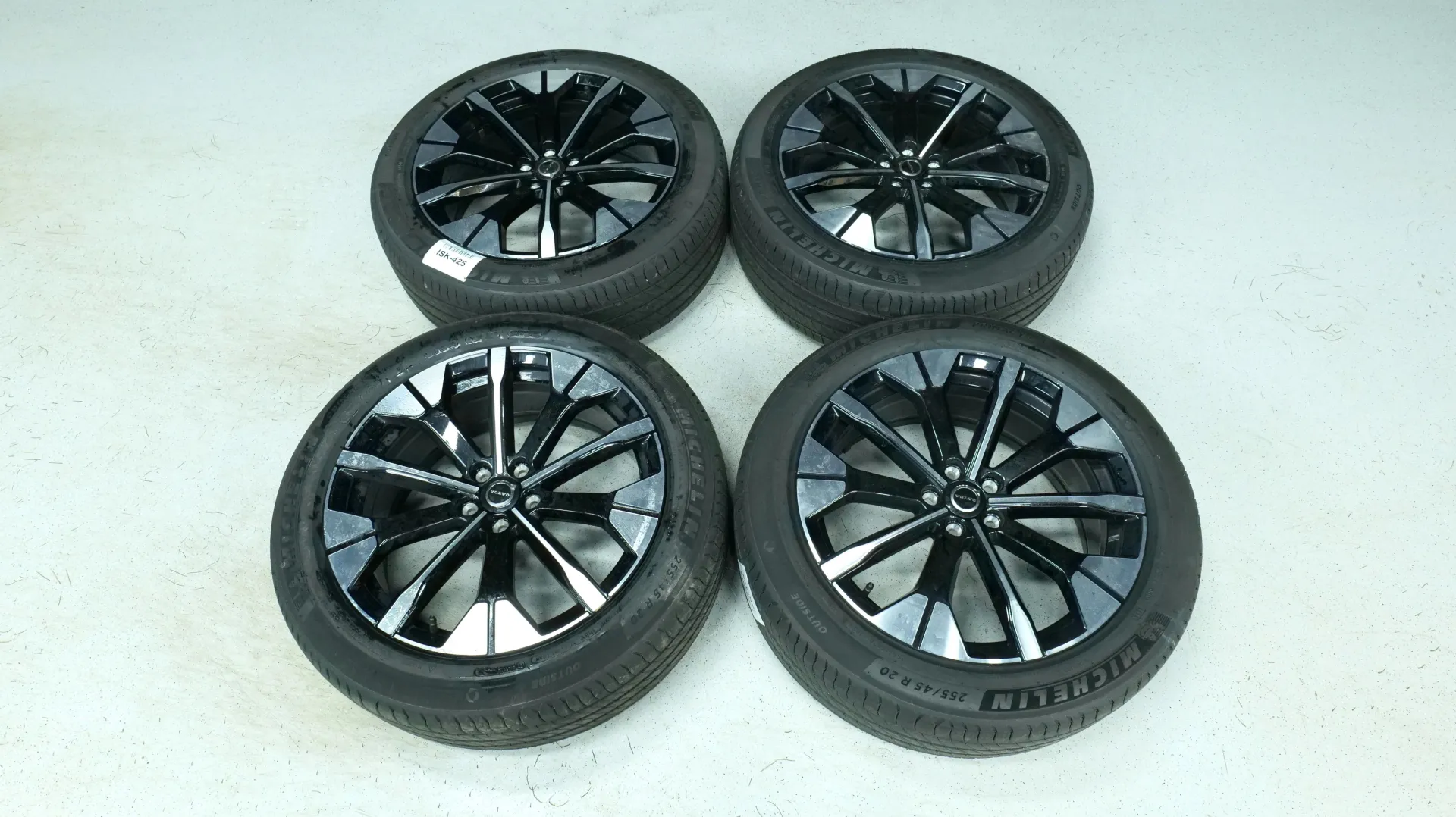 Autokuva 20 - ISK-425