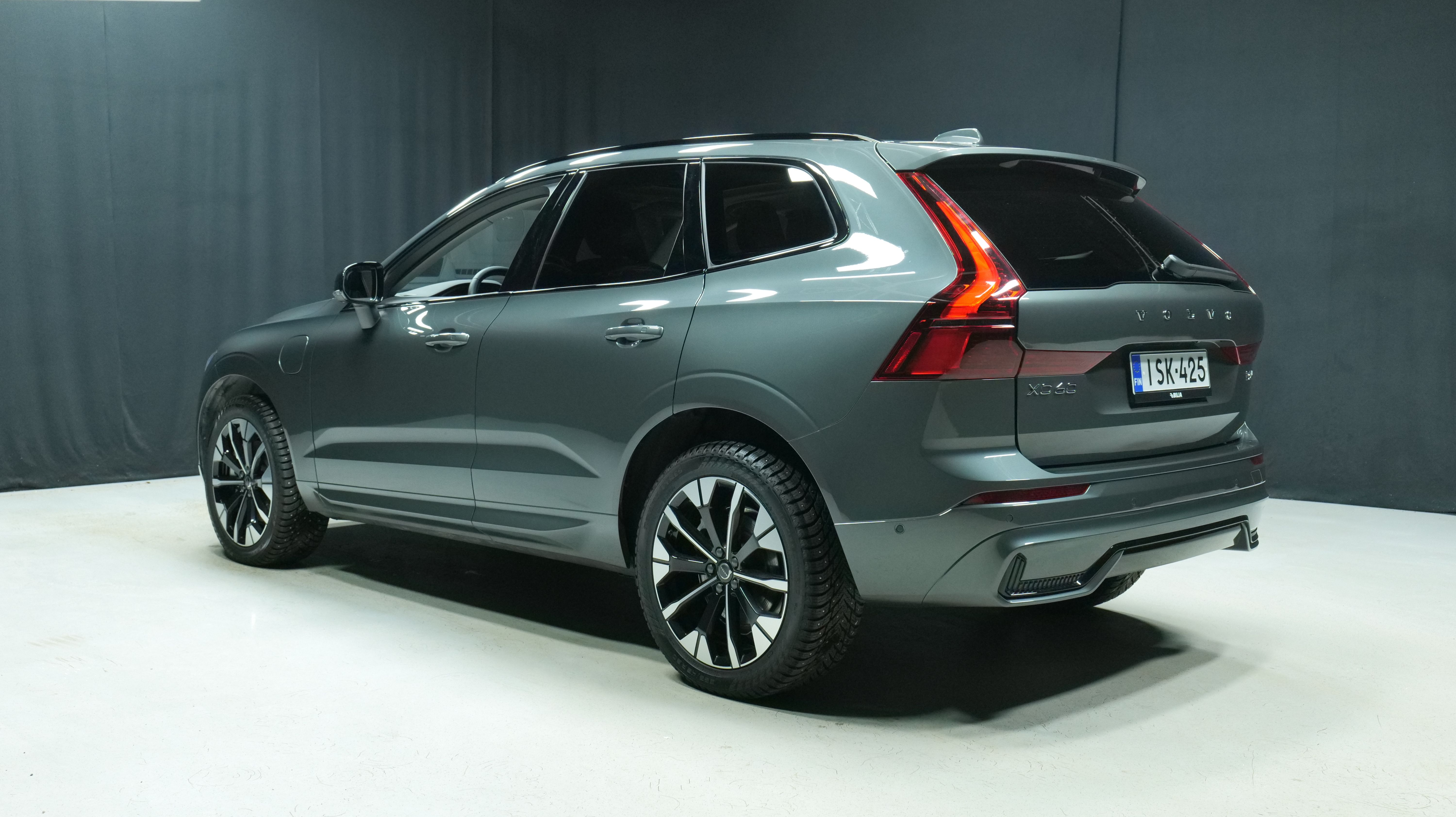Volvo XC60 T6 AWD Long Range Ultra Dark 2026, kuva 2/21