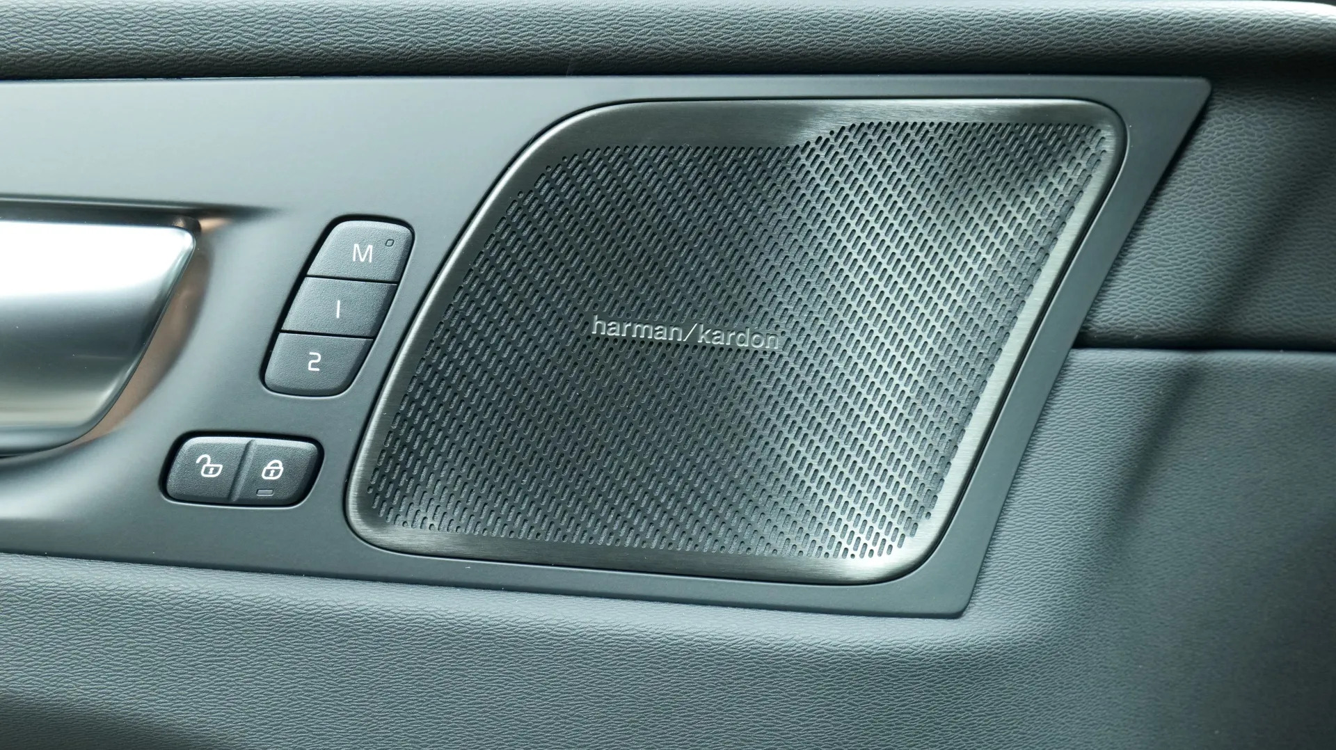 Autokuva 10 - ISK-445