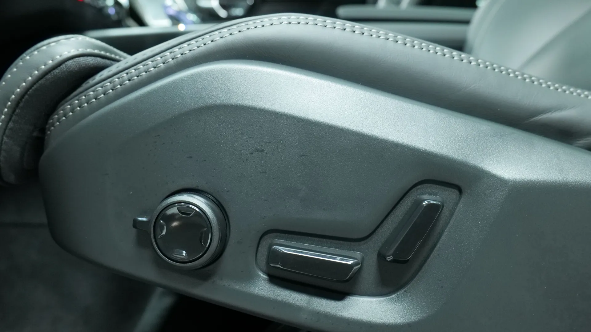 Autokuva 11 - ISK-964