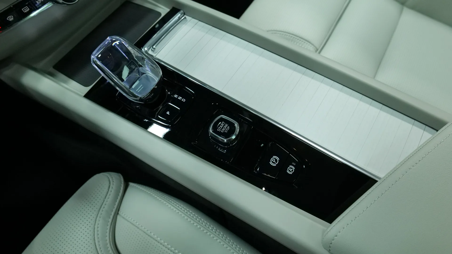 Autokuva 9 - ISK-965