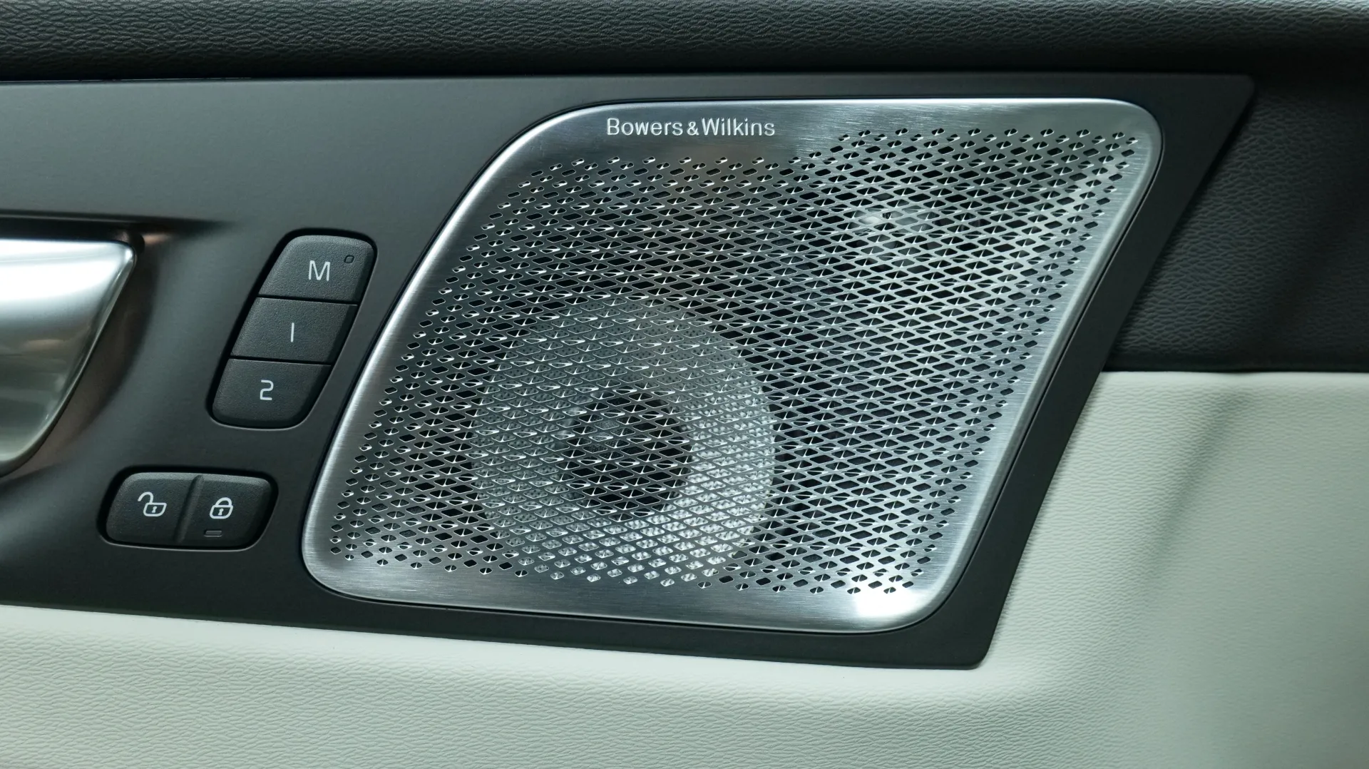 Autokuva 10 - ISK-965