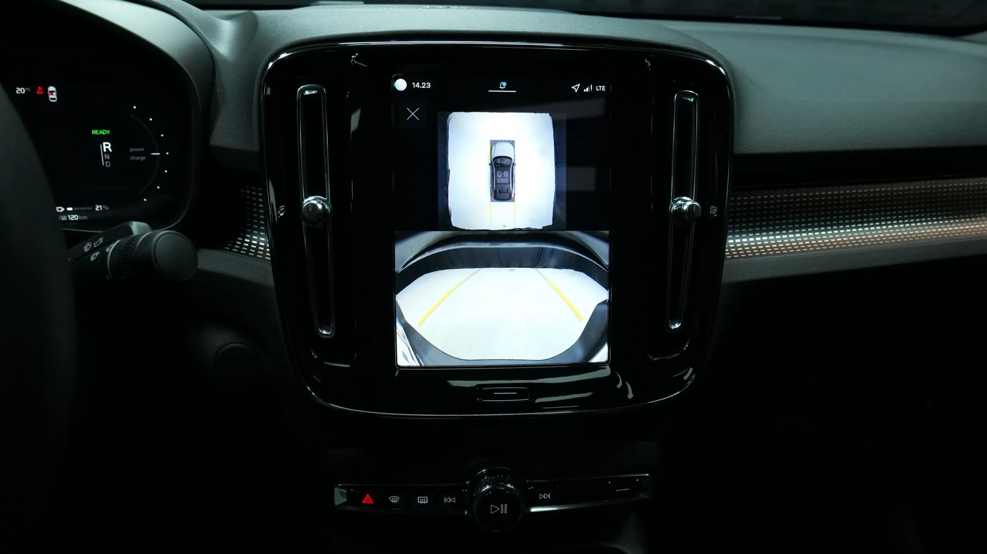 Autokuva 7 - ISL-349